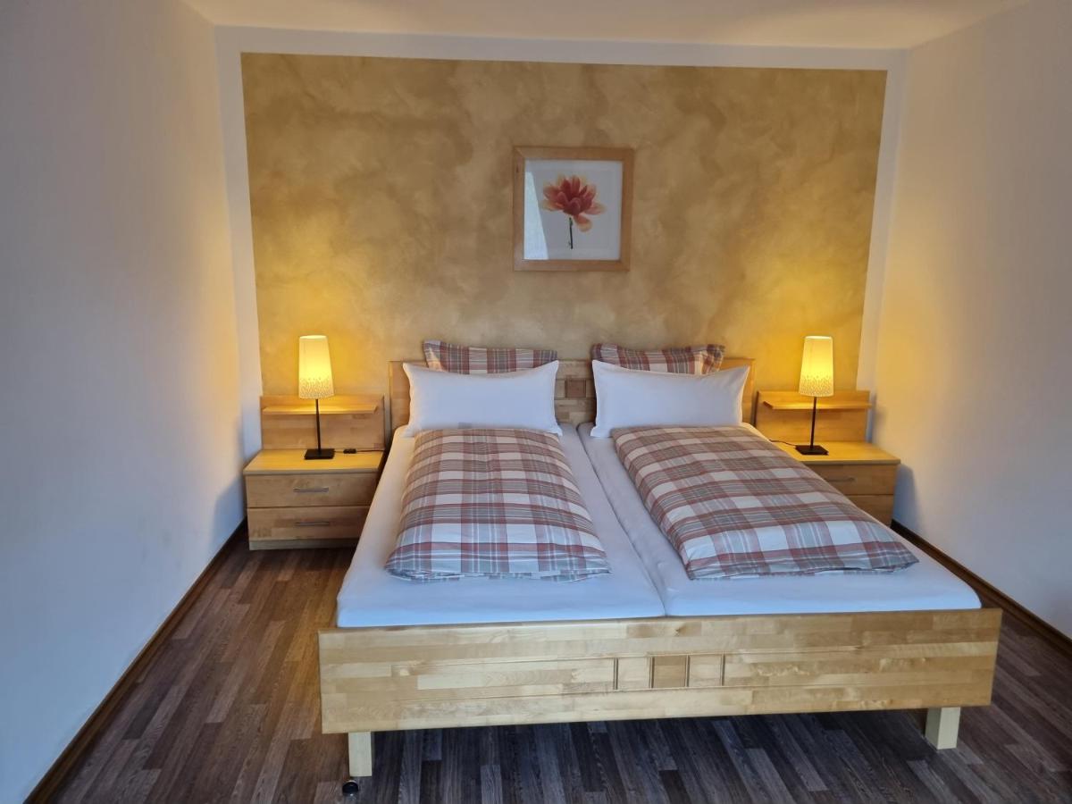 Ferienwohnung Gruesser In เบิร์ชเทสกาเดน ภายนอก รูปภาพ